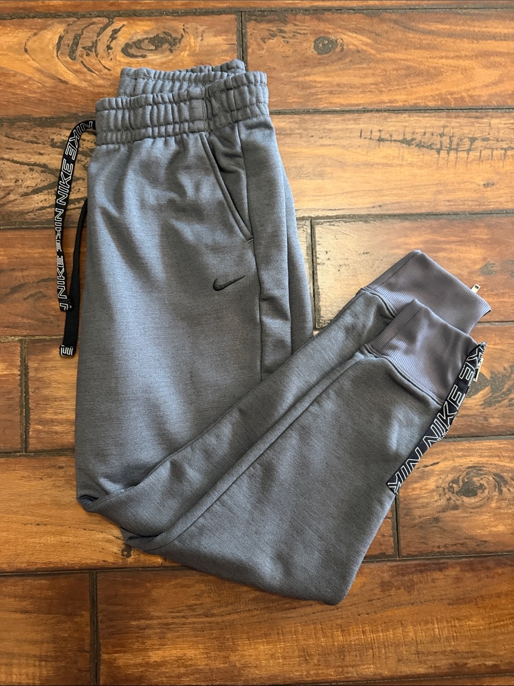Nike Gray Elastic-Waist Joggers With Pockets